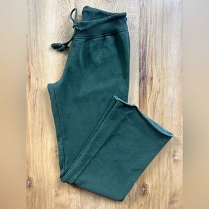 Brandy Melville Anastasia Sweatpants Hunter Green Fleece Lined Drawstring Waist